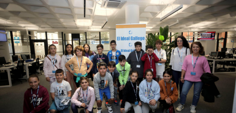 Os nenos e nenas do CEIP Joaquín Rodríguez Otero de Buño visitaron El Ideal Gallego e o dxtcampeón
