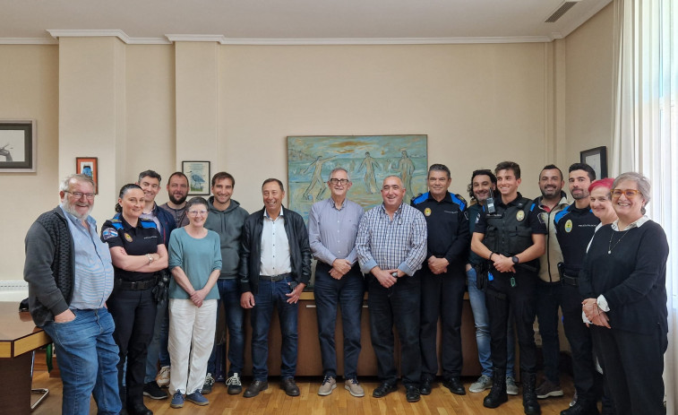 Jubilación en Carballo de los policías Anido y Andrade