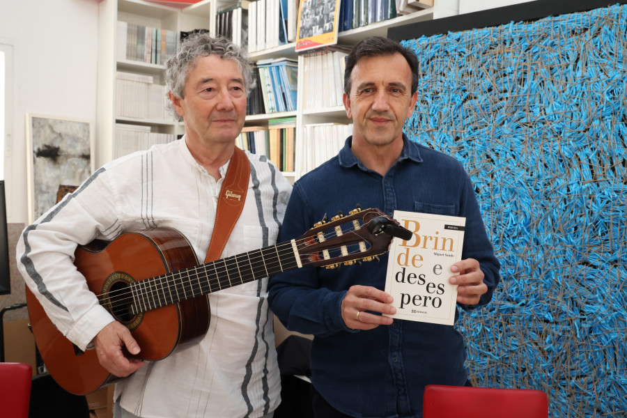 El periodista Miguel Sande presenta su poemario en Carballo