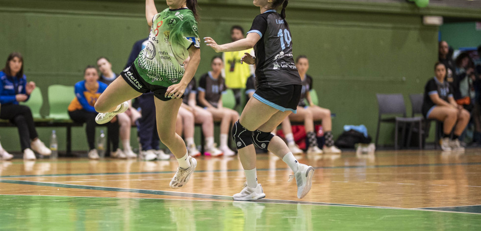 Imágenes de la segunda jornada de la fase de ascenso a DH Plata de balonmano, en Carballo
