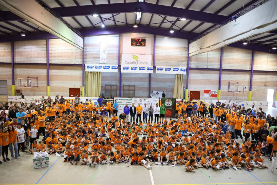 El Pequebasket llena Carballo de deporte y animación en el Día das Letras