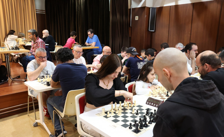 Carballo disfruta del VI Torneo de ajedrez das Letras Galegas