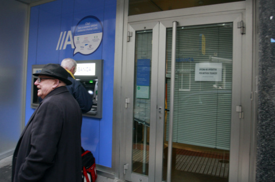 La OCU denuncia comisiones bancarias de hasta 104 euros anuales en cuentas de jubilados