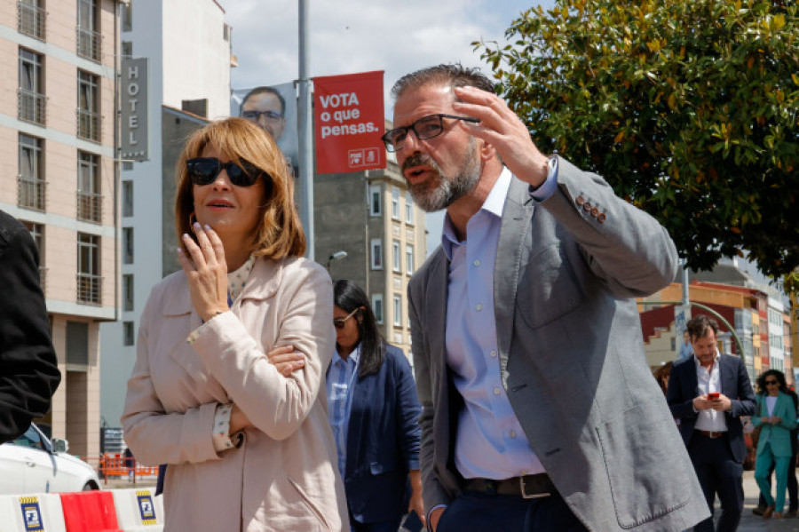 La ministra de Transportes fija para "octubre o noviembre" la llegada de los trenes Avril a Galicia