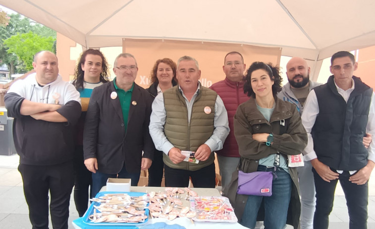 Xuntos Carballo M+J pone en marcha su campaña personalizada por barrios y parroquias
