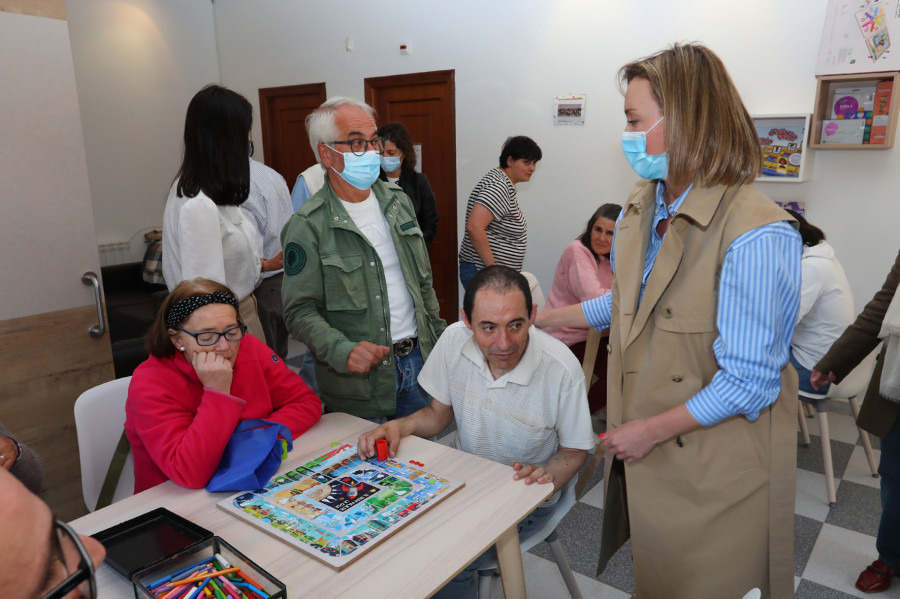 Visita de la conselleira Fabiola García a APEM y Aspadex