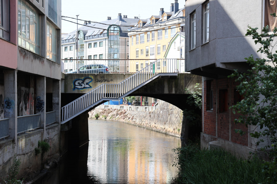 Cinco ofertas para llevar a cabo la remodelación del puente de la carballesa calle Fomento
