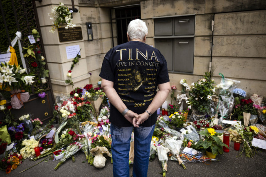 Vecinos y fans rinden homenaje a la energía de Tina Turner en la Suiza que la adoptó