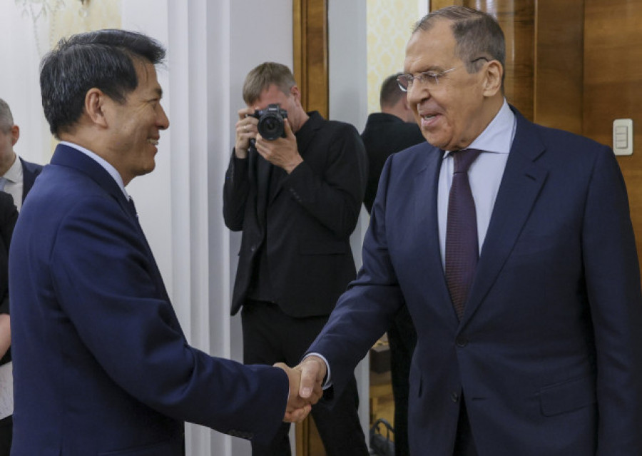 Lavrov dice estar comprometido con lograr una solución "diplomática" al conflicto en Ucrania