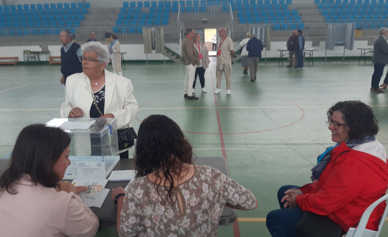 Más de 104.000 vecinos de la Costa da Morte eligen hoy a sus 228 concejales