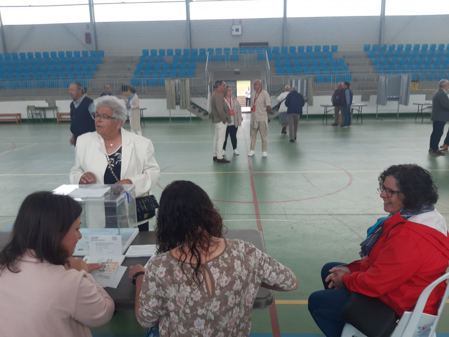 Más de 104.000 vecinos de la Costa da Morte eligen hoy a sus 228 concejales