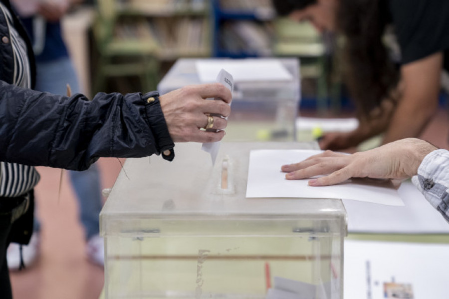 La Junta Electoral ordena repetir las elecciones municipales en Castro Caldelas tras no contarse 118 votos