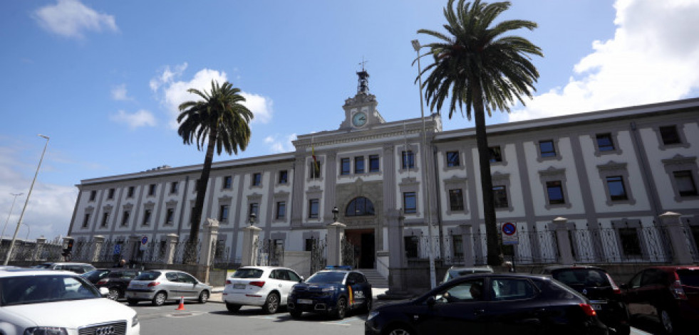 Juzgan a un matrimonio de Melide por solicitar préstamos con carnés de otras personas sin su consentimiento