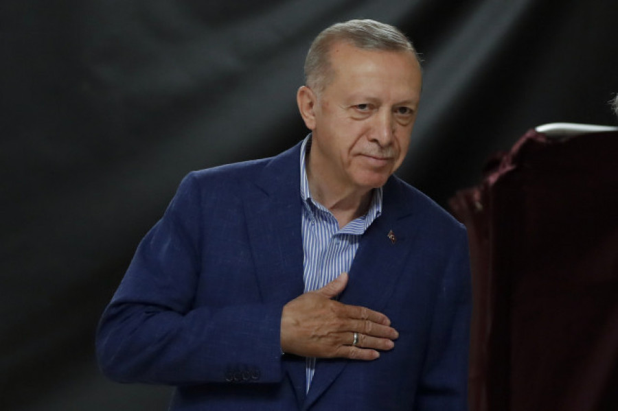 El emir de Catar felicita la victoria de Erdogan antes de conocer los resultados oficiales