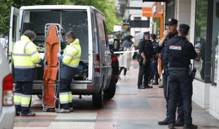 Buscan a la expareja de la mujer embarazada hallada muerta en Vitoria junto a su niña