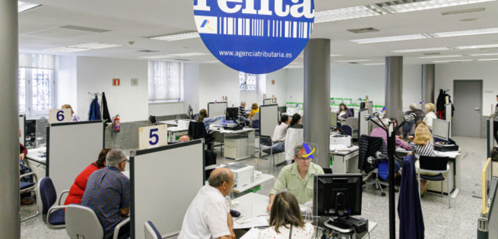 La Agencia Tributaria empieza a atender este lunes en sus oficinas a los contribuyentes de la Renta