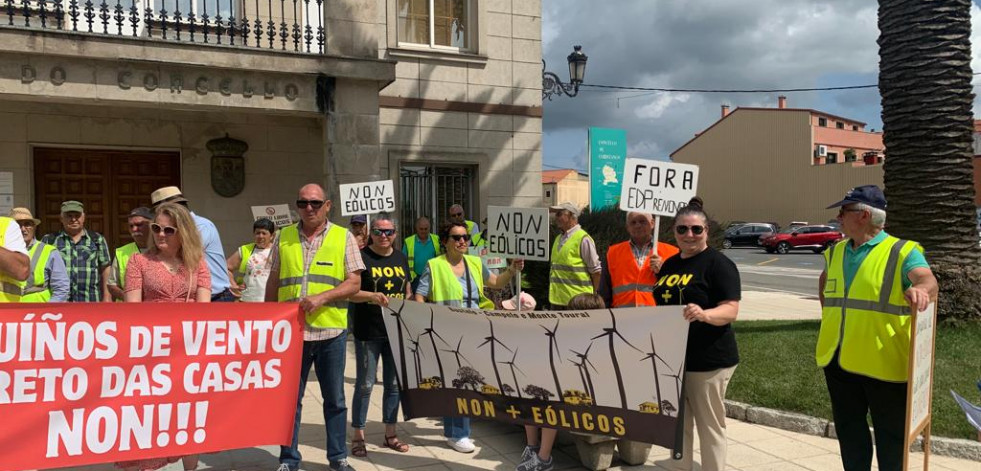 Vecinos de Cereo vuelven a manifestarse contra los eólicos