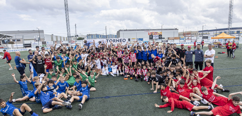 Jornada final del torneo internacional de fútbol sub-12 Concello de Carballo