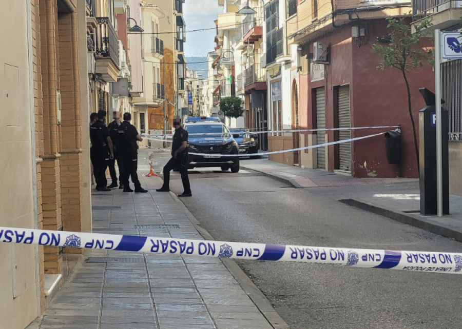 Dispara a dos personas en un bar de Madrid y se viste de mujer para despistar