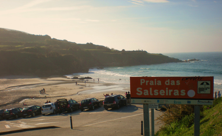 La Diputación destina 312.000 euros  a la limpieza de playas en la comarca