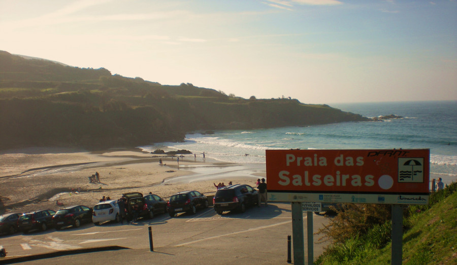 La Diputación destina 312.000 euros  a la limpieza de playas en la comarca