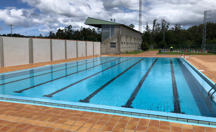 Selección de dos socorristas y cuatro operarios para las piscinas de Zas y Baio