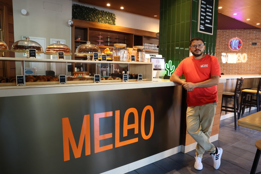 Apertura en Carballo de la cafetería "Melao"