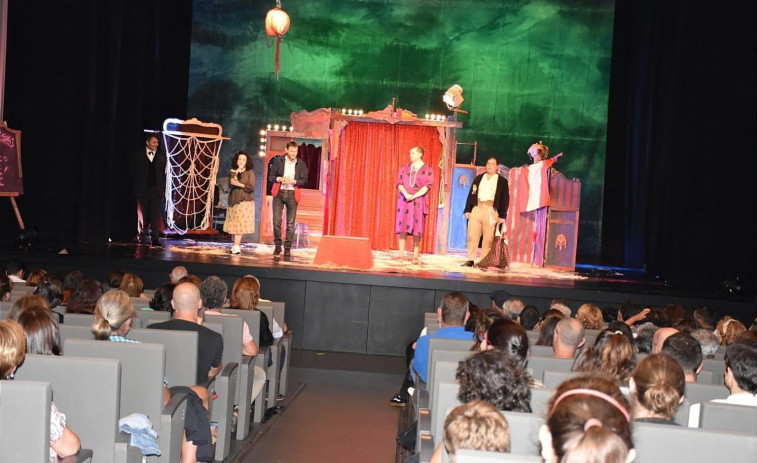 Jornada lúdica para los más pequeños y nuevos estrenos de la escuela municipal de teatro en Cee