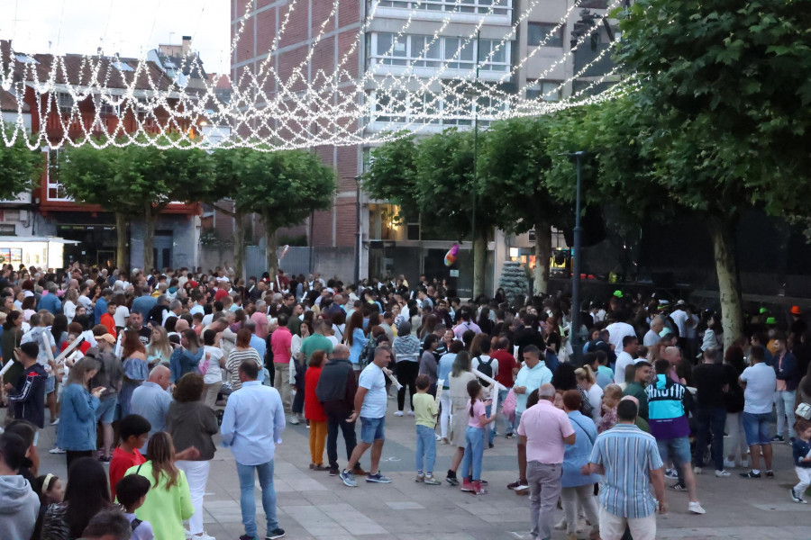 Las actuaciones de Xoel López y del Grupo Bomba, principales reclamos del día grande del patrón de Carballo