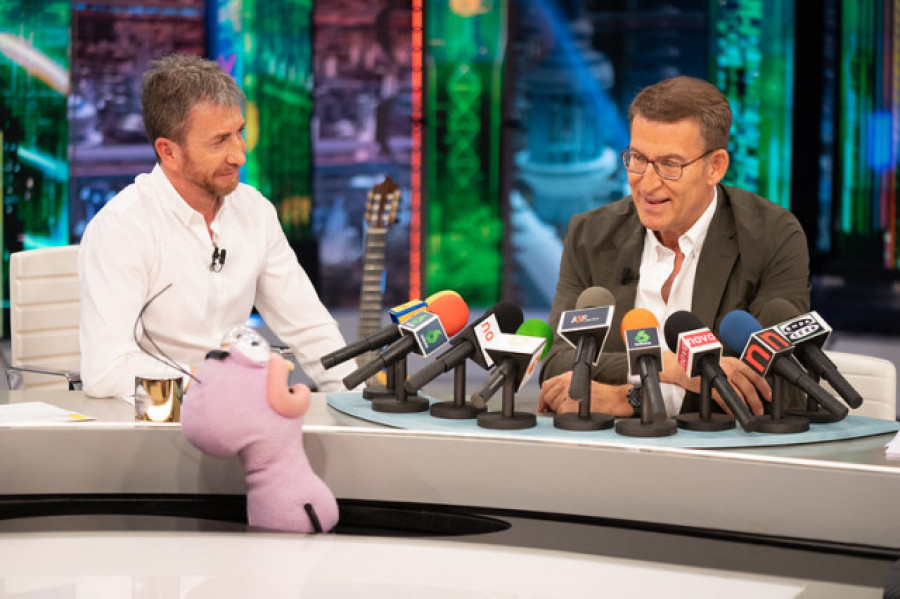 Feijóo en "El Hormiguero": De wasaps con Julio Iglesias o pellizcos a su hijo a naranjas a 0,12 euros