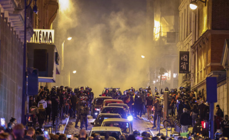 Al menos 719 detenidos por los disturbios en Francia en una noche más calmada