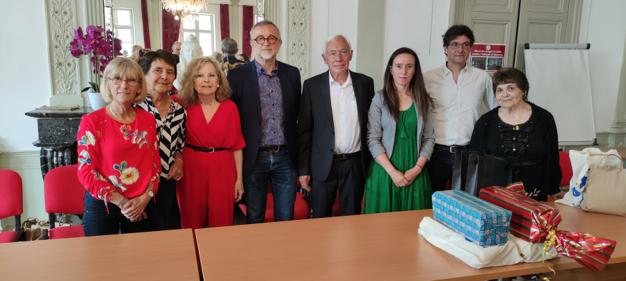 Una veintena de carballeses visitan a sus “hermanos” franceses de L’Isle Jourdain