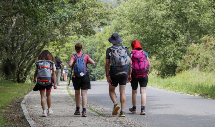 Correos pone en marcha el transporte de mochilas en las principales rutas del Camino de Santiago