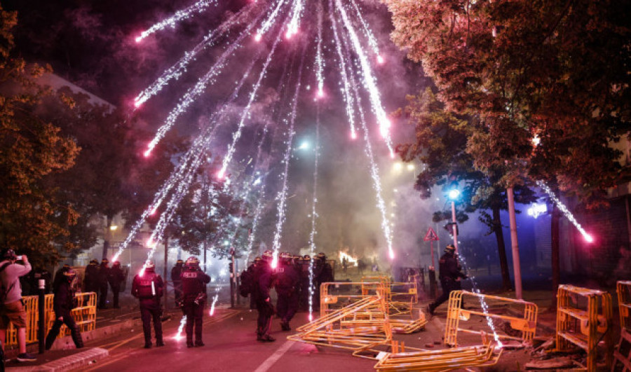 Francia prohíbe vender fuegos artificiales para los festejos de su fiesta del 14 de julio
