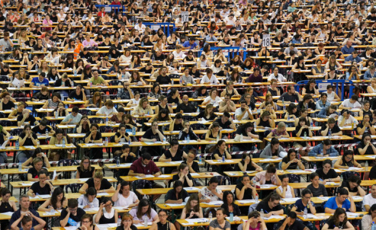 Más de 5.000 opositores participan en los exámenes de la Xunta para cubrir 119 plazas de personal subalterno