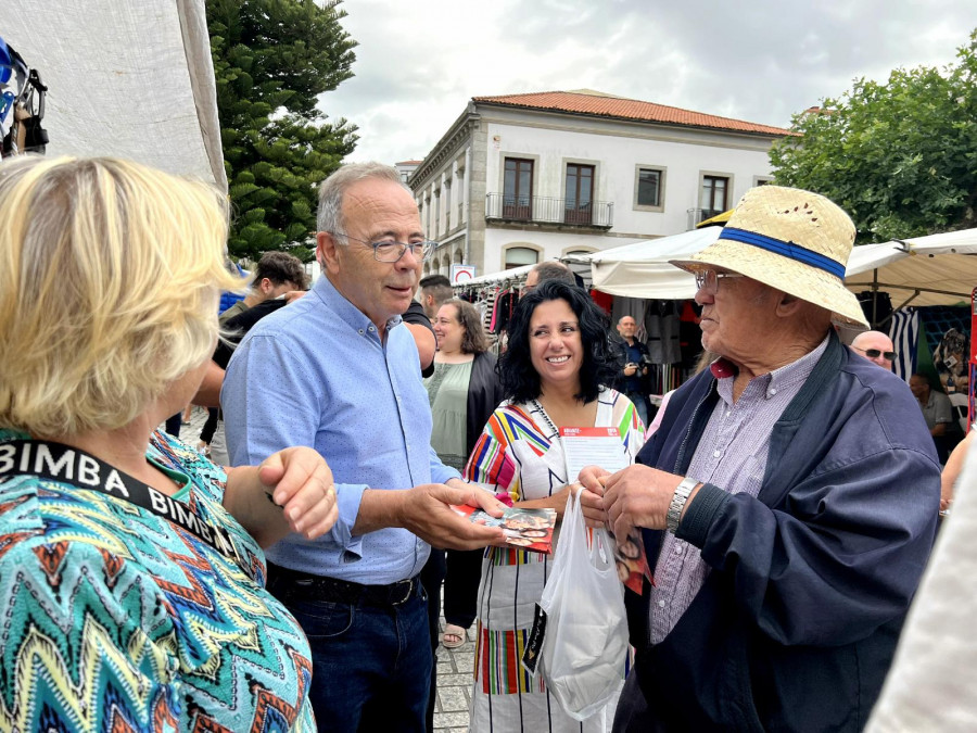 Bugallo, de campaña en el ferial ceense