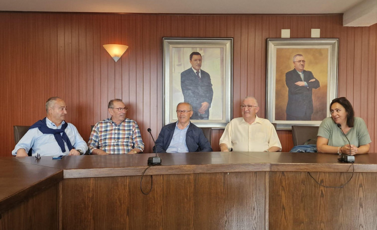 Los cinco exalcaldes de Cee, pregoneros de la Xunqueira