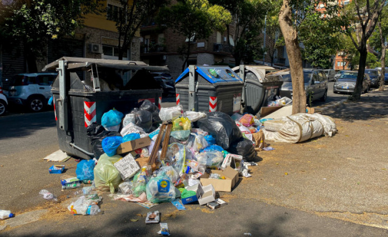 Roma vuelve a estar sumergida por toneladas de basura