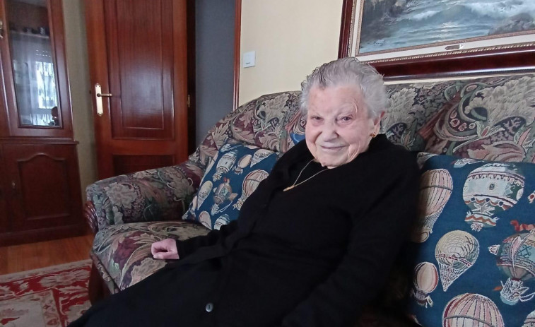 Carmiña de Marcelo, de Cerceda, celebra su onomástica con 102 años