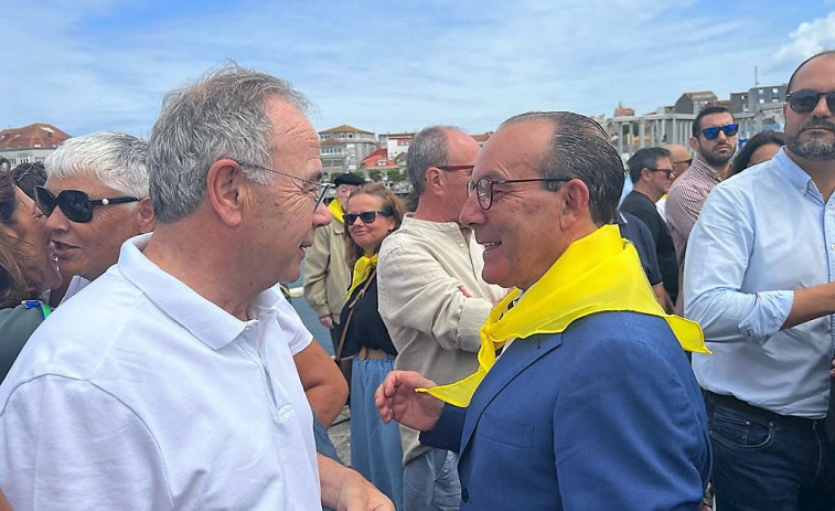 Cuatro exalcaldes de la Costa da Morte firman el manifiesto de apoyo a Pedro Sánchez