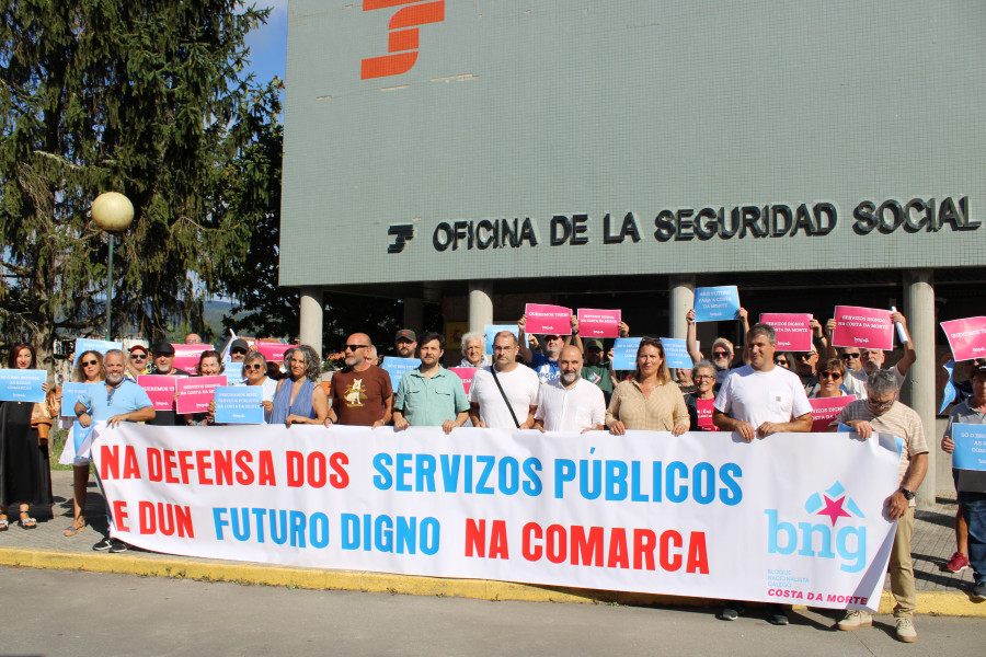 Néstor Rego, en un acto del BNG ante la TGSS en Corcubión