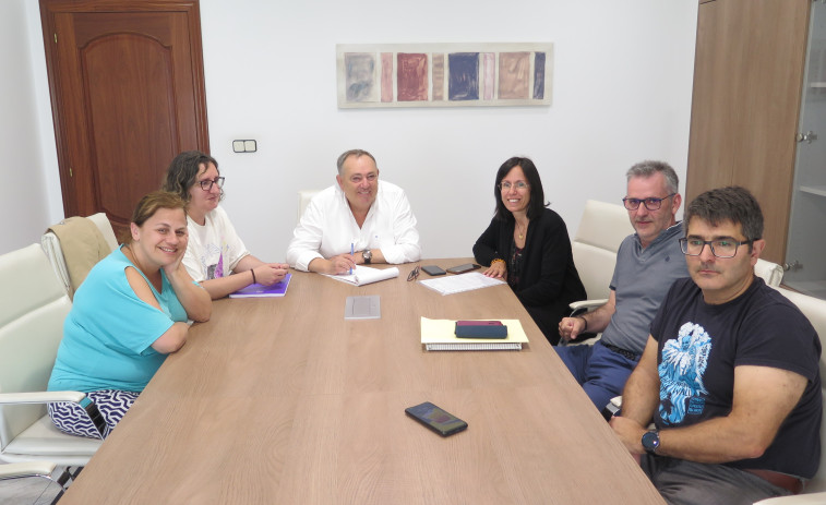 El Concello larachés trasladará a Educación las demandas del IES Agra de Leborís