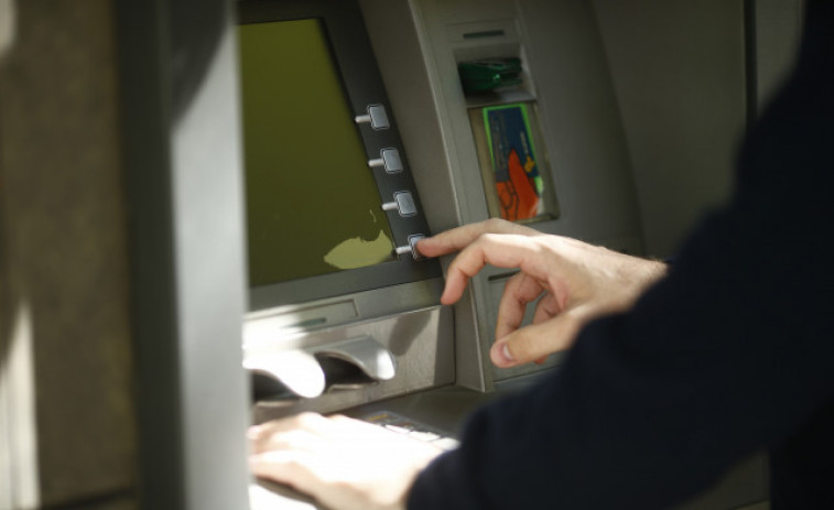 La banca puede cobrar al cliente comisiones aunque no figuren en el contrato firmado