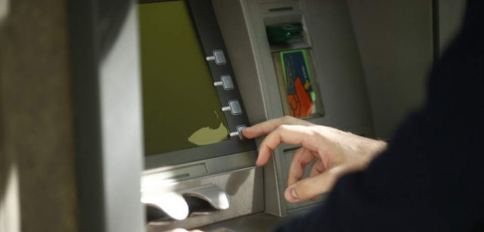 La banca puede cobrar al cliente comisiones aunque no figuren en el contrato firmado