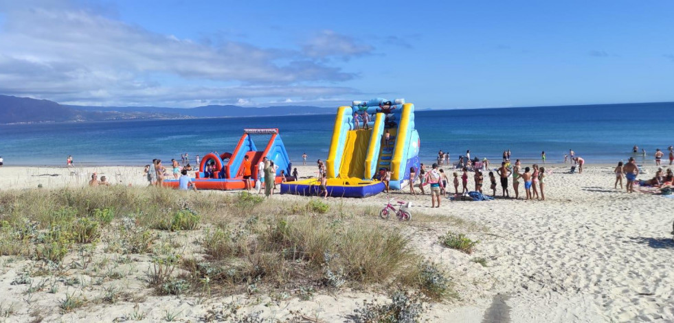 Animada Festa da Praia en Fisterra