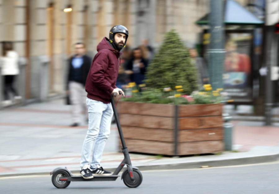 Así son los usuarios de patinete eléctrico: urbanitas de 35 años que lo emplean para ir a trabajar