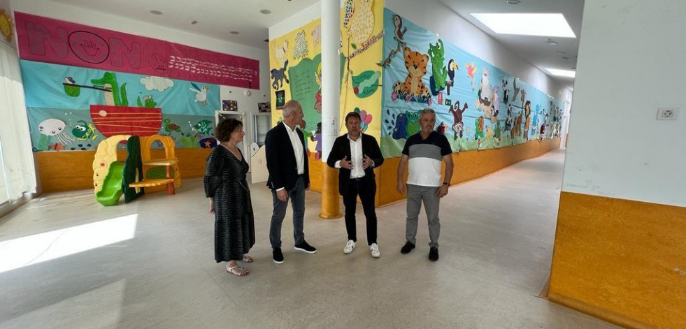 Benestar financia con 20.000 euros mejoras en la escuela infantil pública de Coristanco