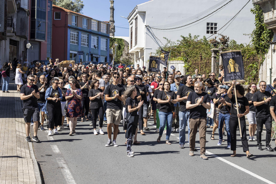 Manifestación de los oleiros para terminar la Mostra de Buño