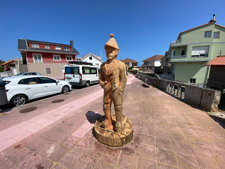 Inauguran la escultura de O Xestal en su 90 anivesario