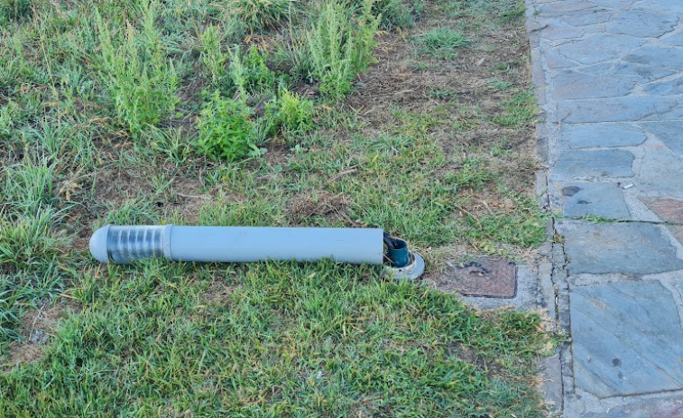 El alumbrado público del paseo marítimo de Caión vuelve a  ser objeto del vandalismo